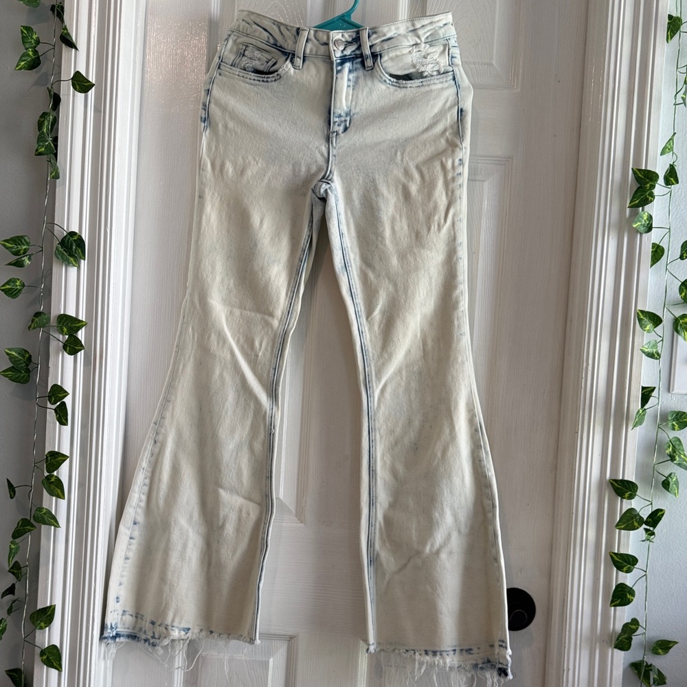 Elegant Cream Flare Jeans for Women